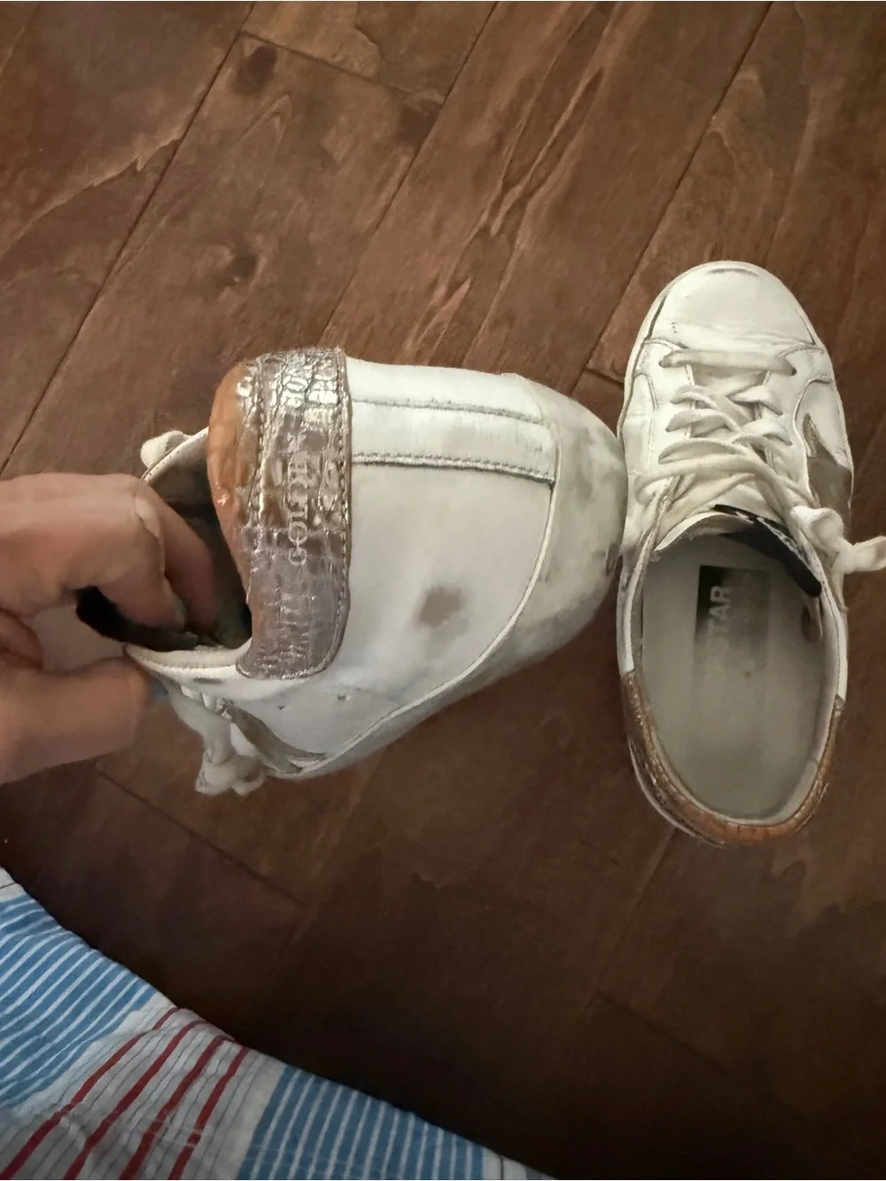 Golden goose size 35 Women's Super-Star with gold sparkle foxing $640